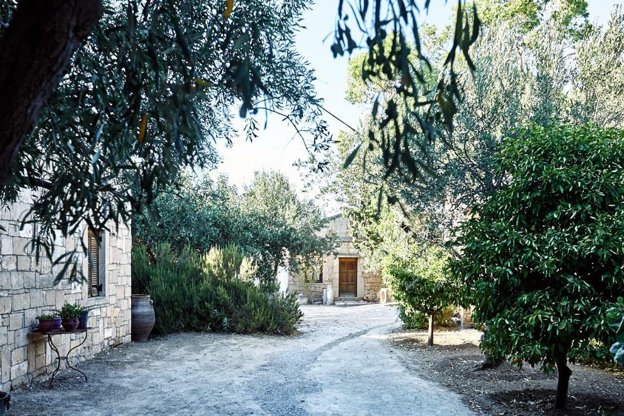 Nikolaou Art Residence Aegina Exterior photo